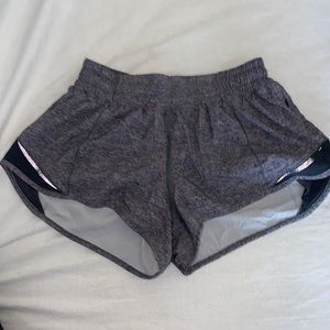 Lululemon Hotty Hot 2.5 Short